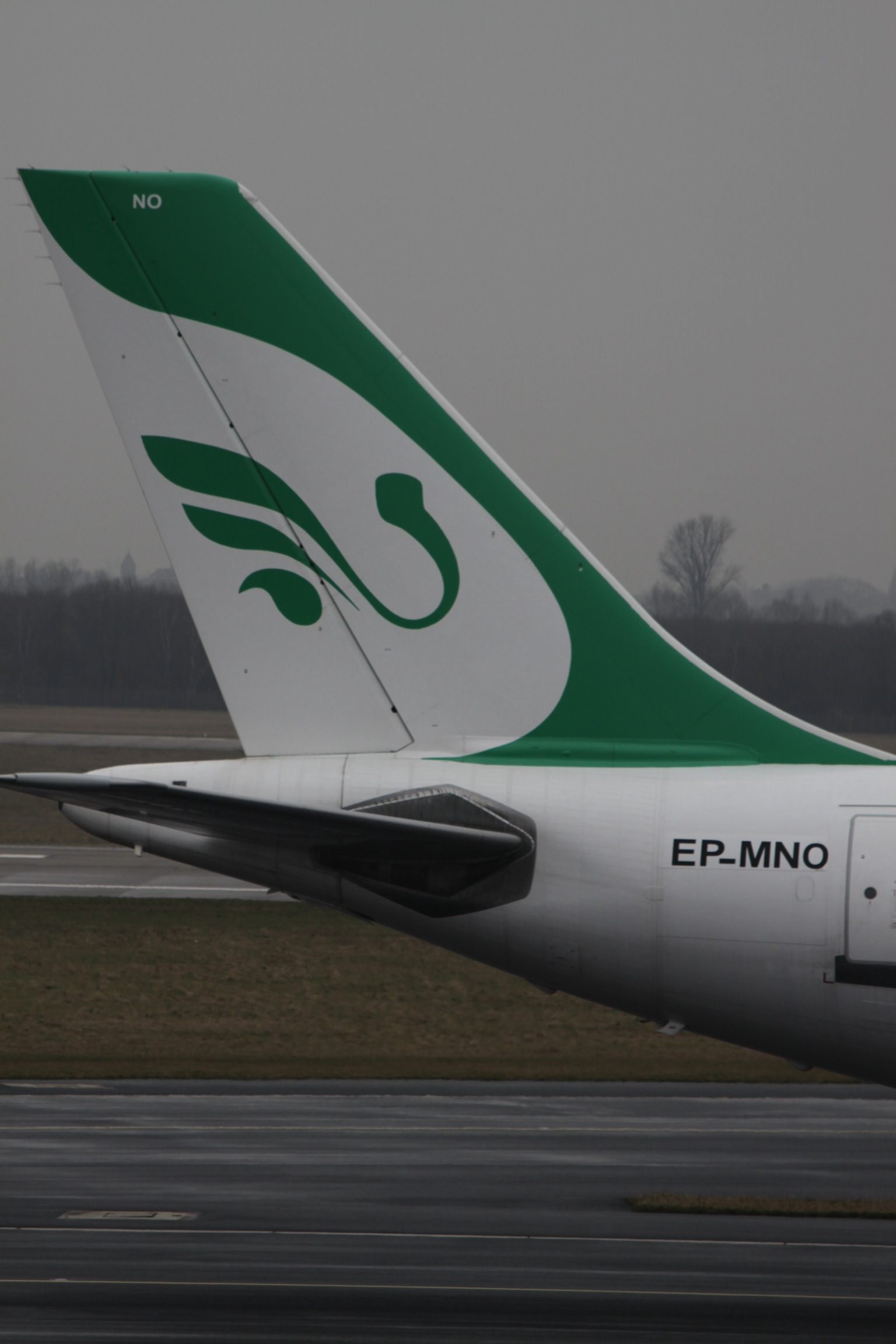 An Airbus A310 in Mahan Air livery, the Iranian carrier reportedly used to fly IRGC personnel and equipment to Yemen