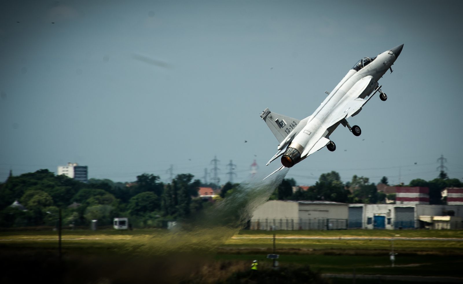 A Pakistan Air Force JF-17 Thunder fighter jet